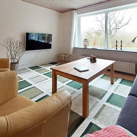 5 Person In Skjern-by Traum *